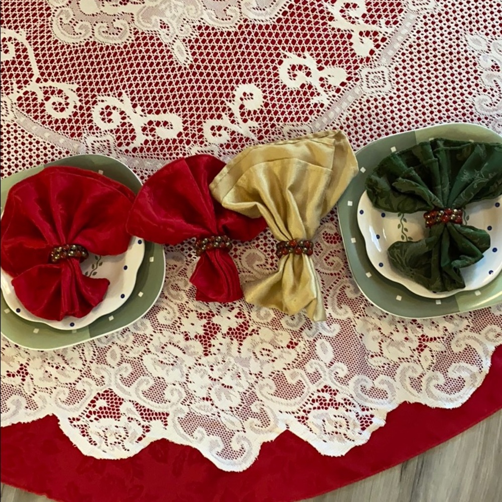 Holiday 🎄 Red & Gold (set of 4)Napkin Rings